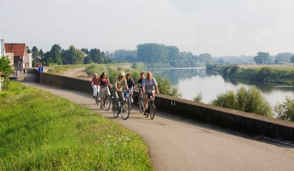 Mit dem Fahrrad durch den Rivierpark Maasvallei