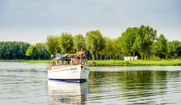 Boot op de Maasplassen