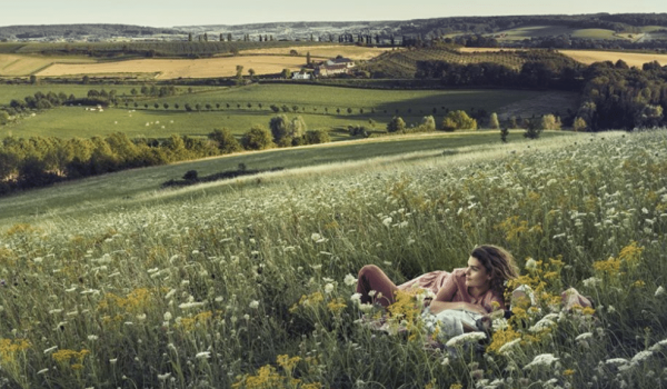 Dame in veld Eyser plantage